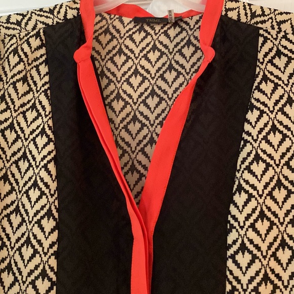 THML v neck top - Picture 4 of 5